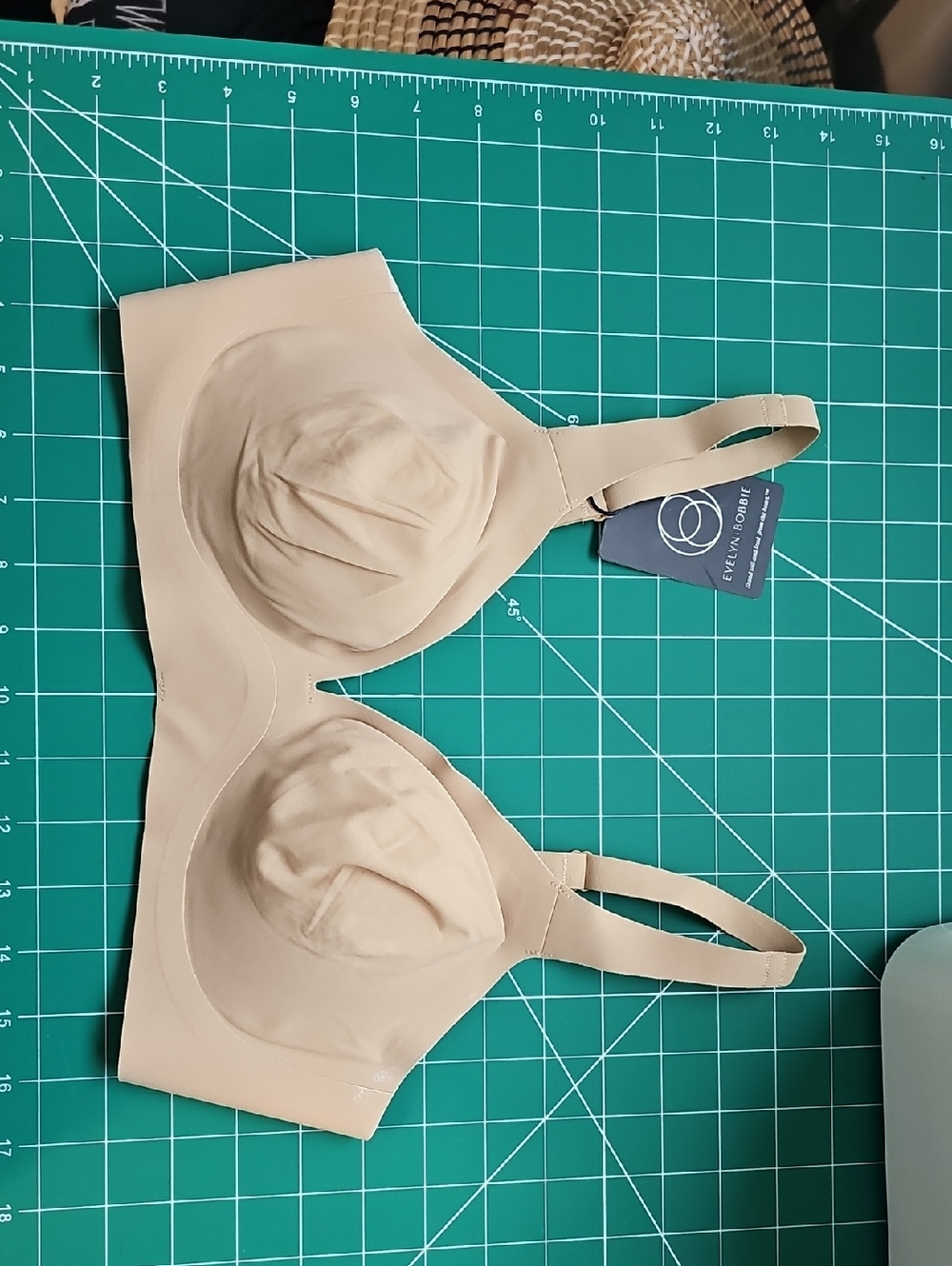 Evelyn & Bobbie Starlette Plunge Wireless Bra Small Sand Nude NWT